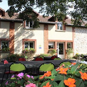 Auberge De La Normandie Panzió Junhac Exterior photo