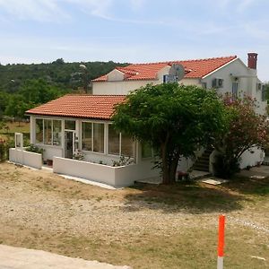 Guesthouse Budima Banići Exterior photo