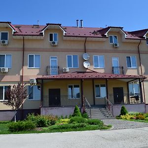 Sunlake Hotel Osokorki Kijev Exterior photo