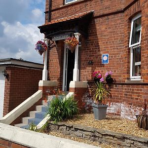 Autumn Leaves Guest House Whitby Exterior photo