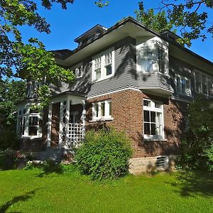 The Captain'S House Heritage Bed & Breakfast Panzió Midland Exterior photo