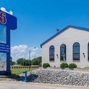 Motel 6-Richmond, In Exterior photo