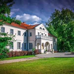 Dwor Kaliszki Hotel Exterior photo