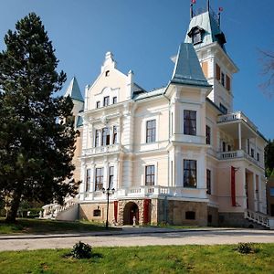 Royal Golf Hotel Karlovy Vary Exterior photo