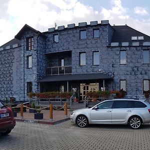 Hotel Camelot Tisá Exterior photo