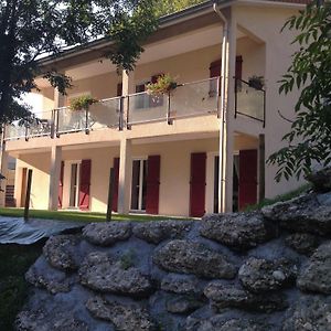 Le Mas De Servant Roulottes Et Chambres D'Hotes Auberives-en-Royans Exterior photo