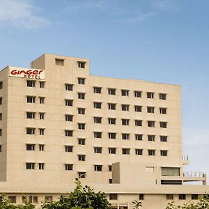 Ginger Vapi Hotel Exterior photo