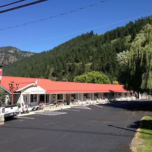 Overlander Motel Chase Exterior photo