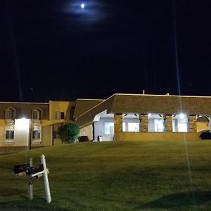 Hometown Inn And Suites Washington Exterior photo