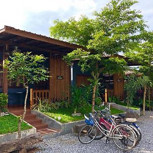 Jj At Chiangkhan Hotel Csiangkham Exterior photo