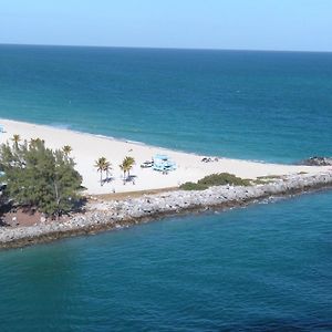 One Bal Harbour Ritz Bal Harbour Aparthotel Miami Beach Exterior photo