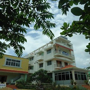 Aruvi Hotel Jelagiri Exterior photo