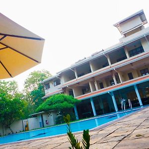 Lavendish Okrin Hotel Kataragama Exterior photo