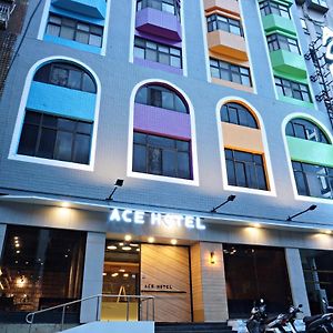 蓮 園 旅 舘 - 桃園 店 Hotel Taojüan Exterior photo