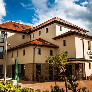 Ezüsthíd Hotel Veszprém Exterior photo