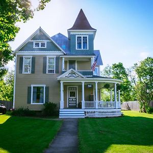 Burdett House Bed & Breakfast Panzió Exterior photo