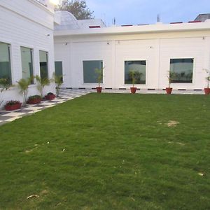 The English Garden Mohali Exterior photo