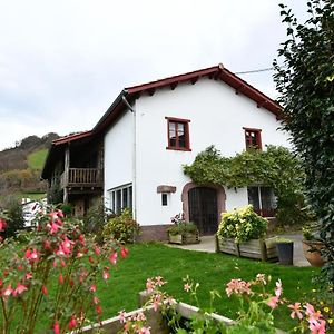 Ferme Ithurburia Hotel Saint-Michel Exterior photo