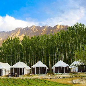 Terrain Ladakh Camping Panzió Leh Exterior photo