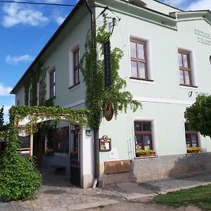 Penzion A Restaurace U Hajku Hotel Nové Dvory Exterior photo