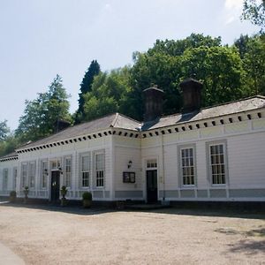 The Old Railway Station Panzió Petworth Exterior photo