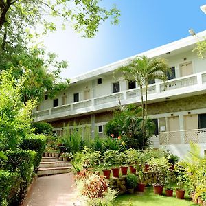 Rising Sun Retreat Hotel Ábú-hegy Exterior photo