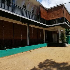 Macnara Travellers Inn Ratnapura Exterior photo