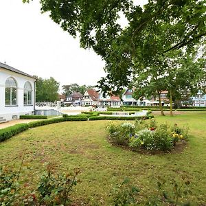 Spacious Bungalow Near Sea In Grundshagen Exterior photo