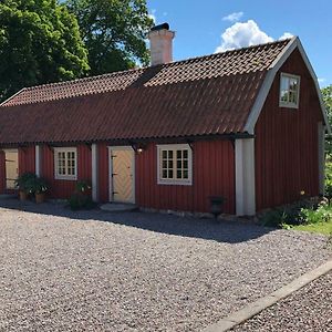 Old Wing Villa Enköping Exterior photo