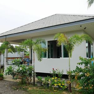 Mangogarden Guesthouse Rayong Exterior photo