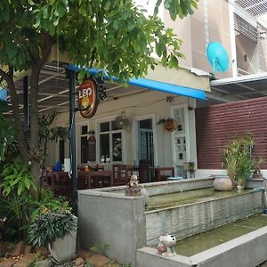 The Seat Hostel Nakhonratcsaszima Exterior photo