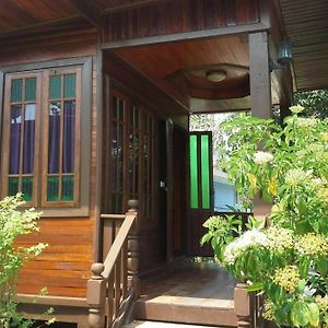 Hug Home Resort Pracsinburi Exterior photo