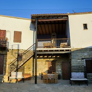 Teacher'S House Hotel Maróni Exterior photo