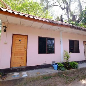 Sangthong Resort Sikao Exterior photo