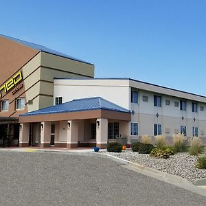 Red River Inn & Suites FargoFargo  Exterior photo