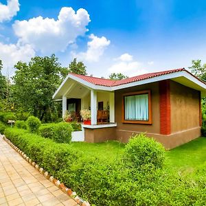 Lemon Tree Wildlife Resort, Bandhavgarh Tāla Exterior photo