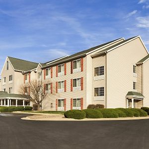 Country Inn & Suites By Radisson, Clinton, Ia Exterior photo