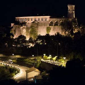 Castello Di Caccuri Suites Exterior photo