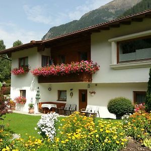 Haus Rosi Apartman Sankt Leonhard im Pitztal Exterior photo