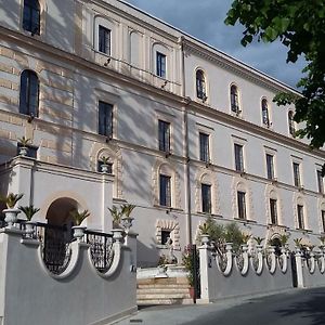 Palazzo Moraschi Subiaco Panzió Exterior photo