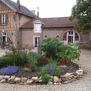 Le Clos De La Fontaine Panzió Massay Exterior photo