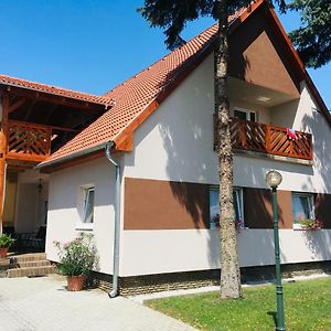 Hanna Apartman Balatonlelle Exterior photo