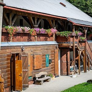 Penzion Tyra Hotel Trinec Exterior photo