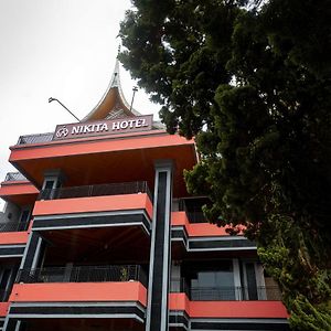 Nikita Hotel Bukittinggi Exterior photo