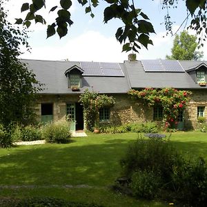 Le Lavoir De Julia Panzió Bourgvallees Exterior photo