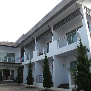 Nantathong Place Hotel Csiangraj Exterior photo