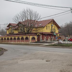 Verona Panzió Dobrokoz Exterior photo