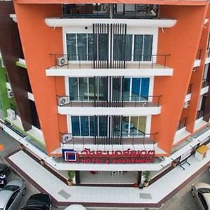 Vatchara Northgate Hotel Nakhon Szavan Exterior photo