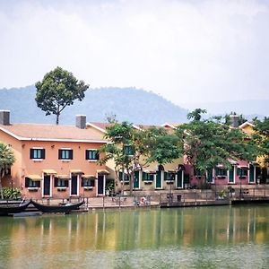 The Verona At Tub Lan Hotel Szimahaphot Exterior photo