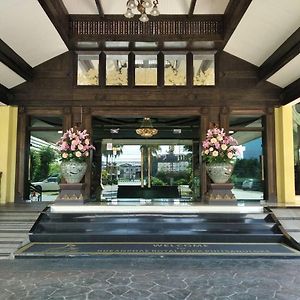 Ruean Phae Royal Park Hotel Phitszanulok Exterior photo